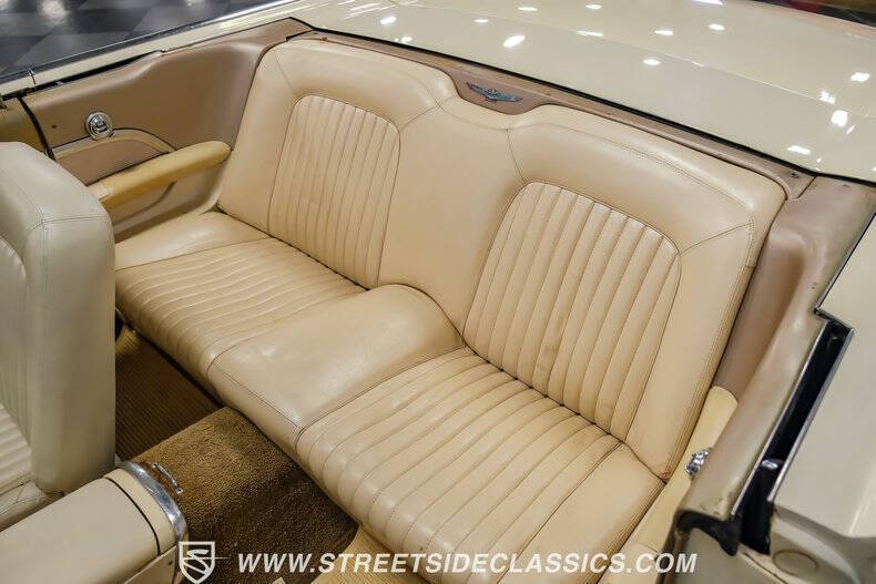 1962 Ford Thunderbird