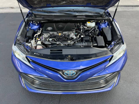 2018 Toyota Camry Hybrid LE