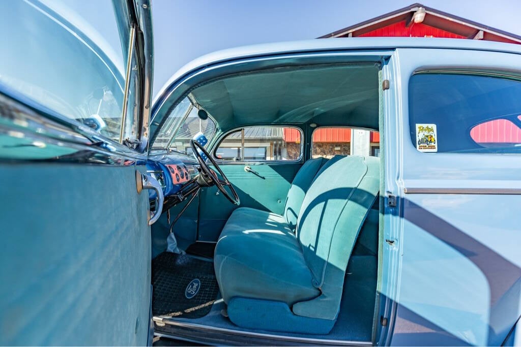 1940 Ford DELUXE V8 73