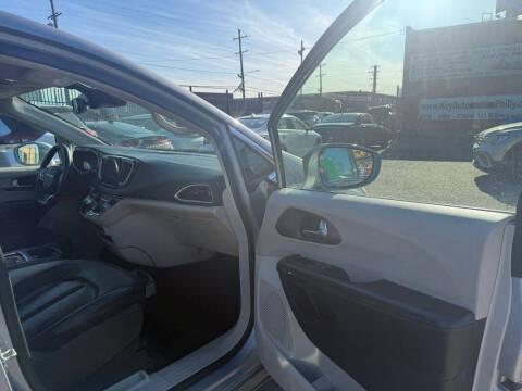 2021 Chrysler Pacifica Touring L