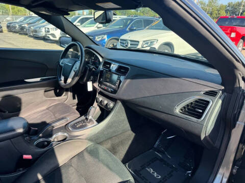 2011 Chrysler 200 Touring