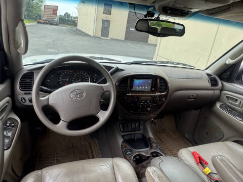 2005 Toyota Sequoia SR5