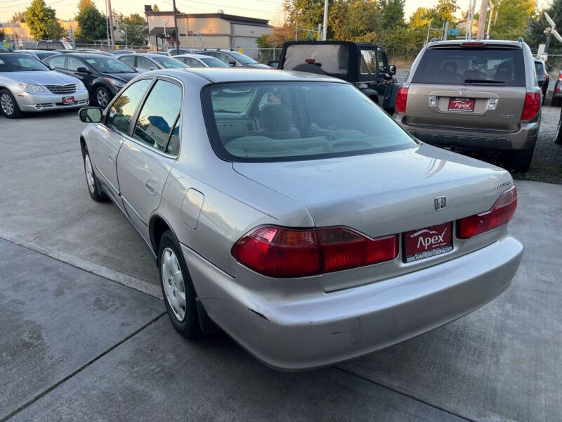 1998 Honda Accord LX photo 5