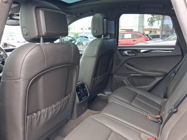 2017 Porsche Macan
