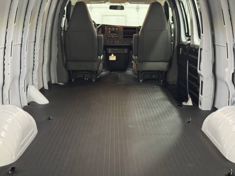 2025 Chevrolet Express 2500