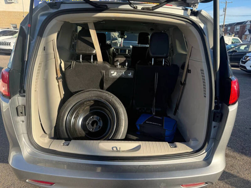 2020 Chrysler Voyager LXi