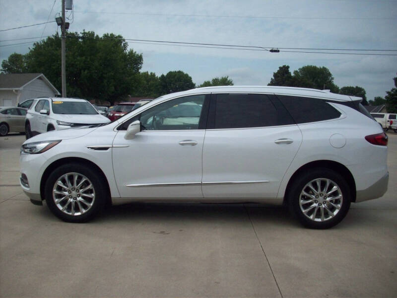 Used 2021 Buick Enclave Essence with VIN 5GAEVAKW6MJ135211 for sale in Kansas City