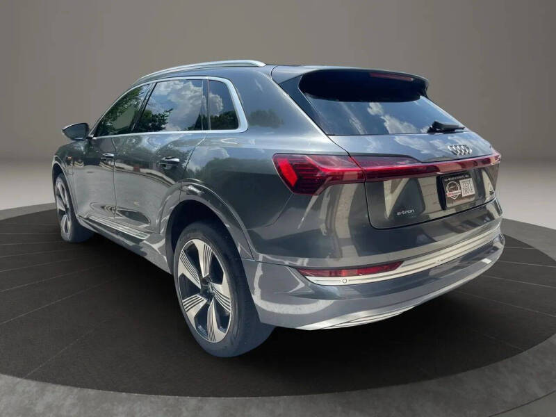 2019 Audi e-tron quattro Prestige
