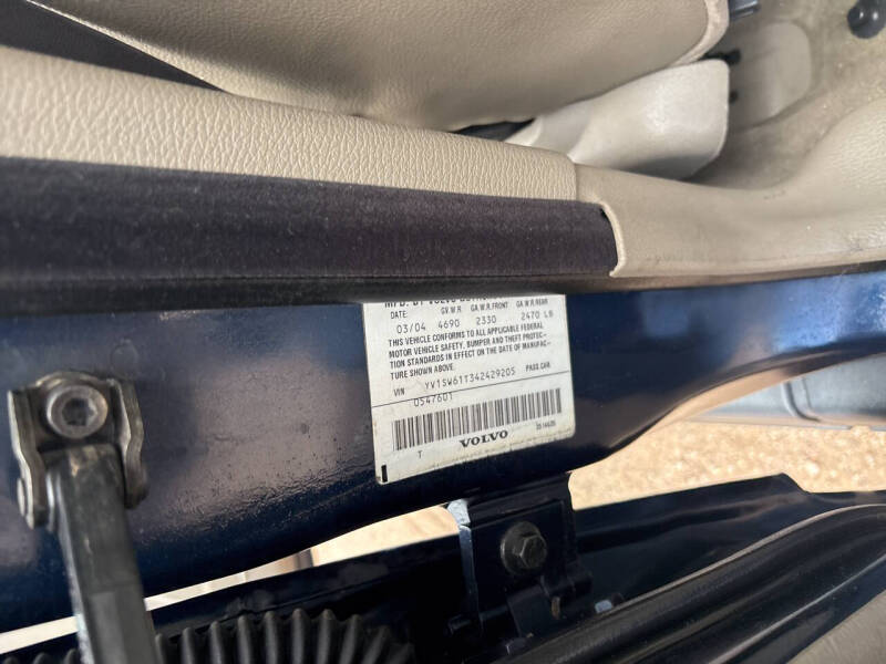 2004 Volvo V70 2.4