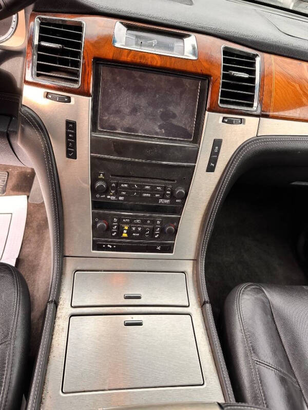 2013 Cadillac Escalade Platinum Edition