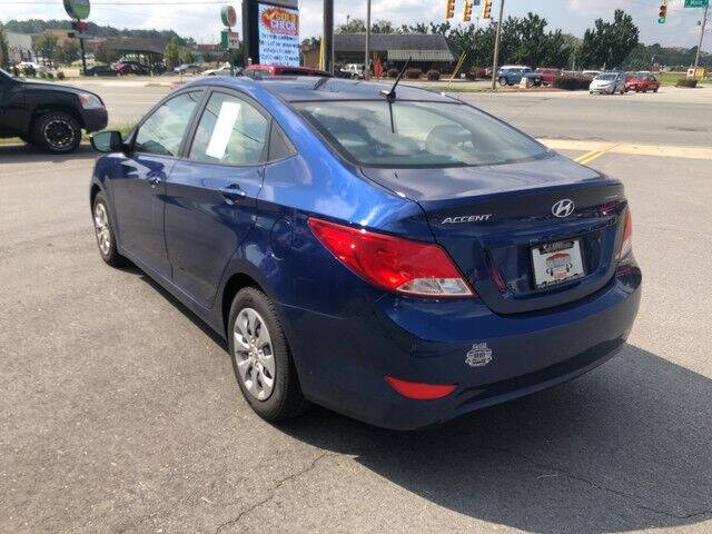 2017 Hyundai Accent SE