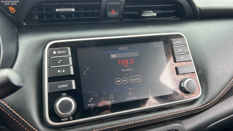 2019 Nissan Kicks SR
