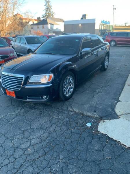 2012 Chrysler 300 for sale at Knowlton Motors, Inc. in Freeport IL