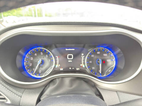 2027 Chrysler Pacifica Select