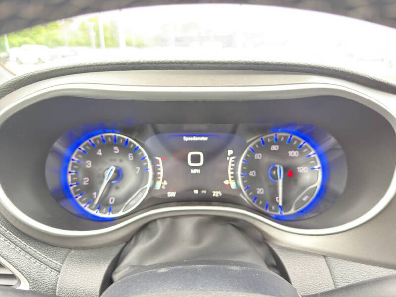 2027 Chrysler Pacifica Select