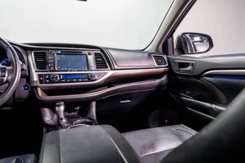 2016 Toyota Highlander