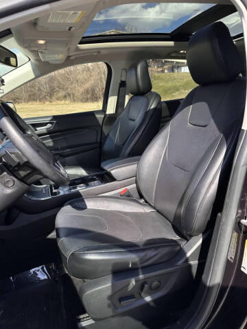 2020 Ford Edge Titanium
