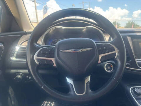 2017 Chrysler 200 Limited Platinum