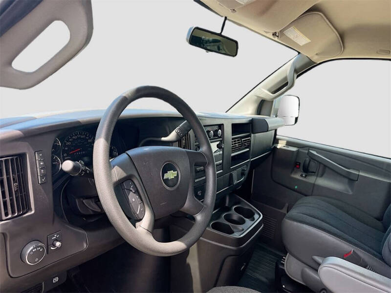 2024 Chevrolet Express 2500