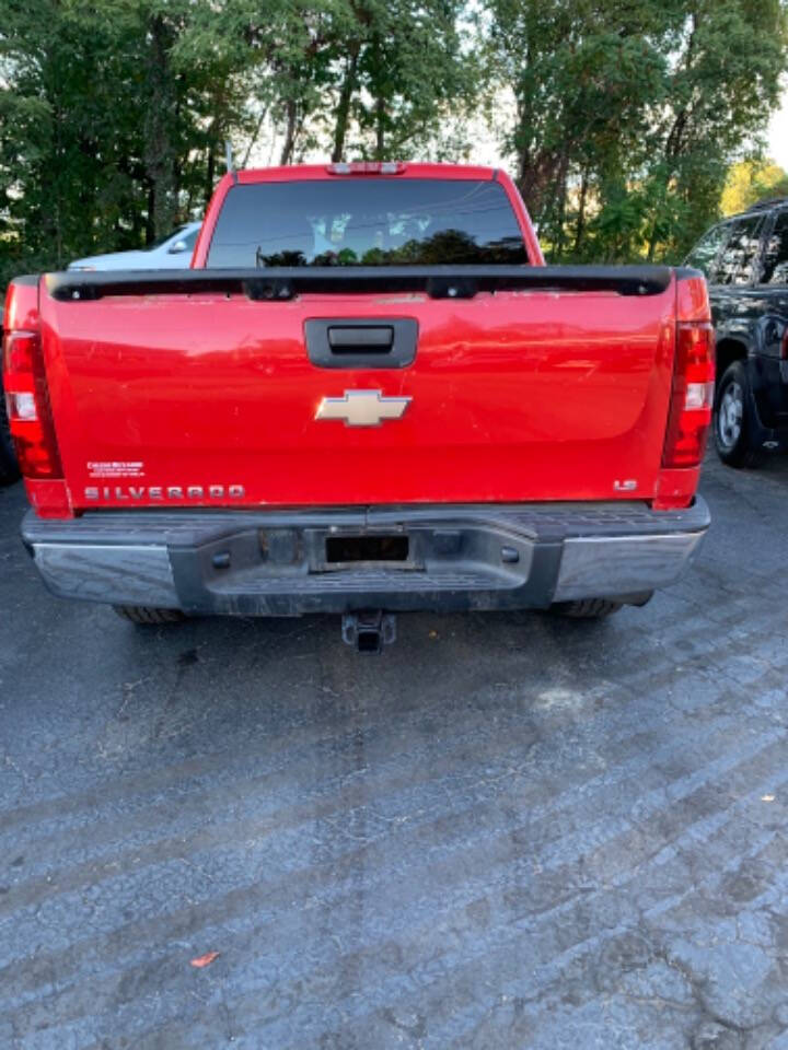 2008 Chevrolet Silverado 1500 for sale at Chuckie Bizzarro's Fleetwing Auto in Erie, PA