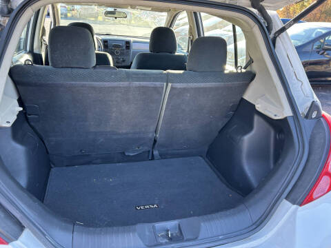 2011 Nissan Versa 1.8 S