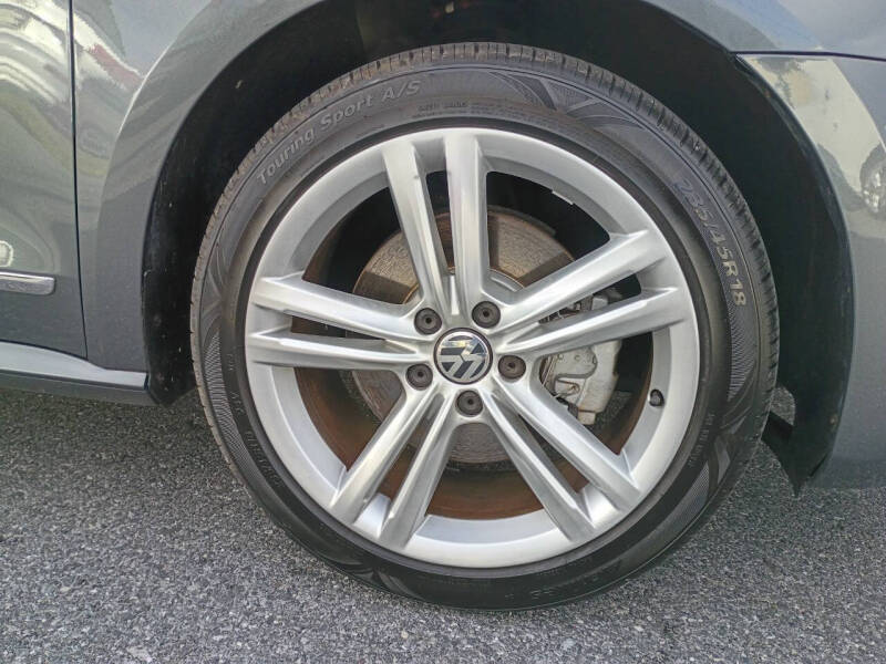 2013 Volkswagen Passat V6 SEL Premium