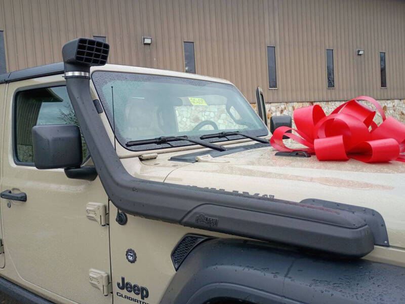 2020 Jeep Gladiator Sport