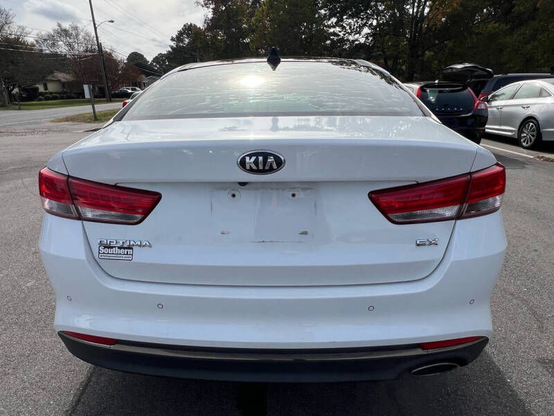 2016 Kia Optima EX photo 5