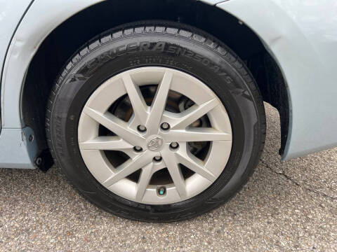 2012 Toyota Prius v Two