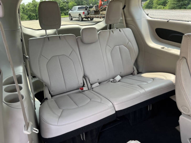 2021 Chrysler Pacifica Touring L