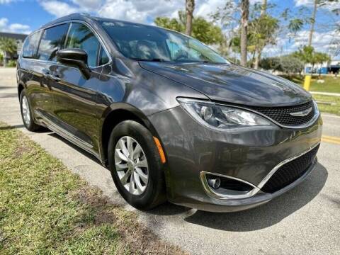 2019 Chrysler Pacifica for sale at NOAH AUTO SALES in Hollywood FL