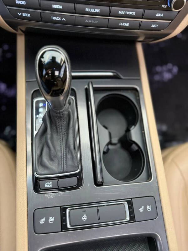 2016 Hyundai Genesis