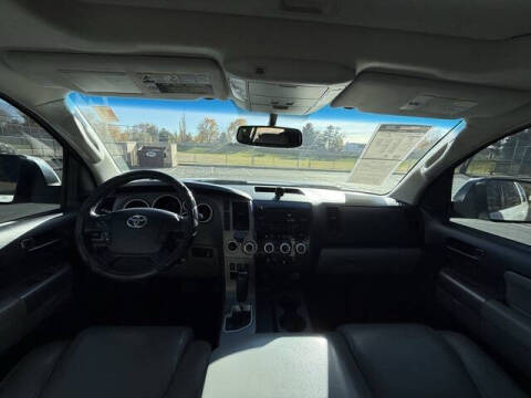 2012 Toyota Sequoia SR5