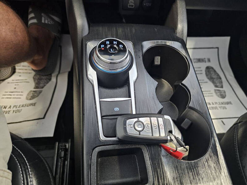 2025 Ford Escape Platinum