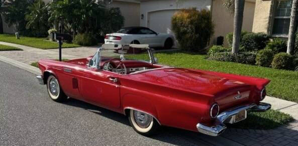 1957 Ford Thunderbird