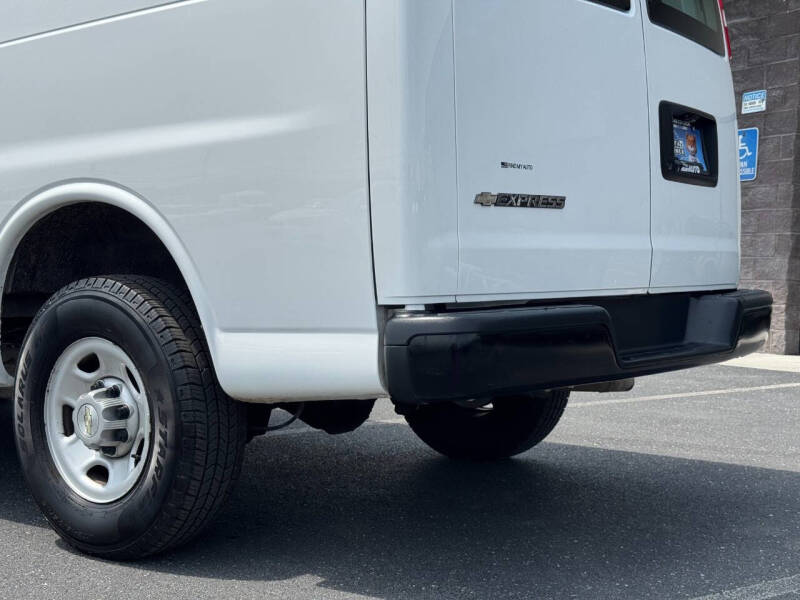 2021 Chevrolet Express 2500