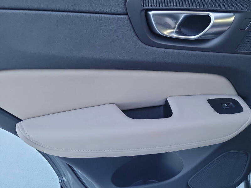 2026 Volvo XC60 B5 Core