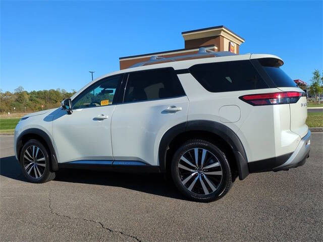 2024 Nissan Pathfinder Platinum