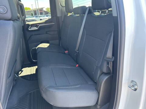 2025 GMC Sierra 1500 Elevation Standard