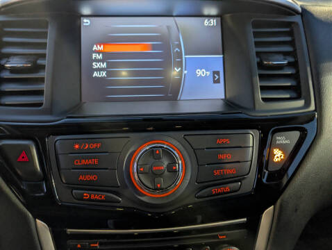 2019 Nissan Pathfinder SV