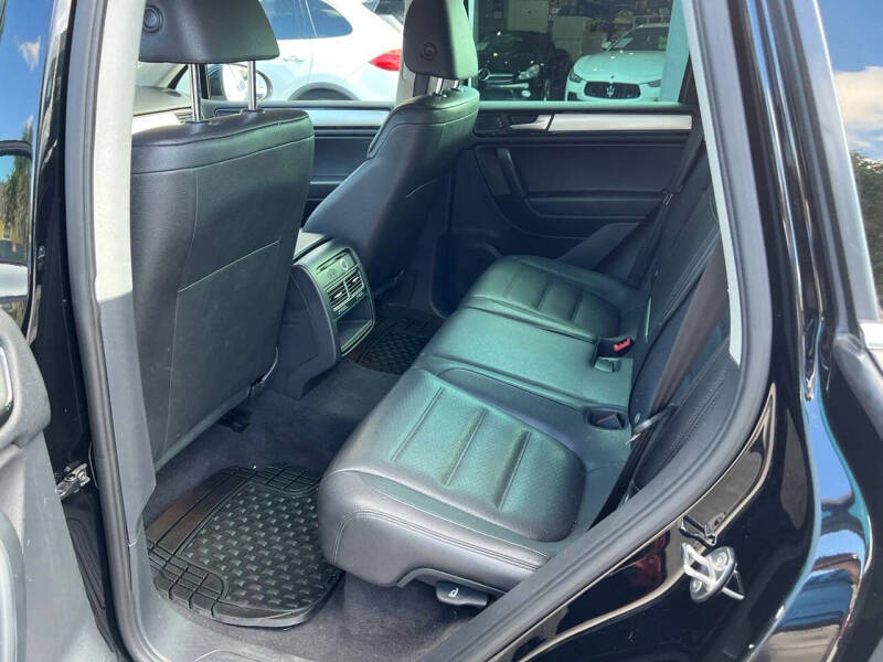 2013 Volkswagen Touareg VR6 Sport