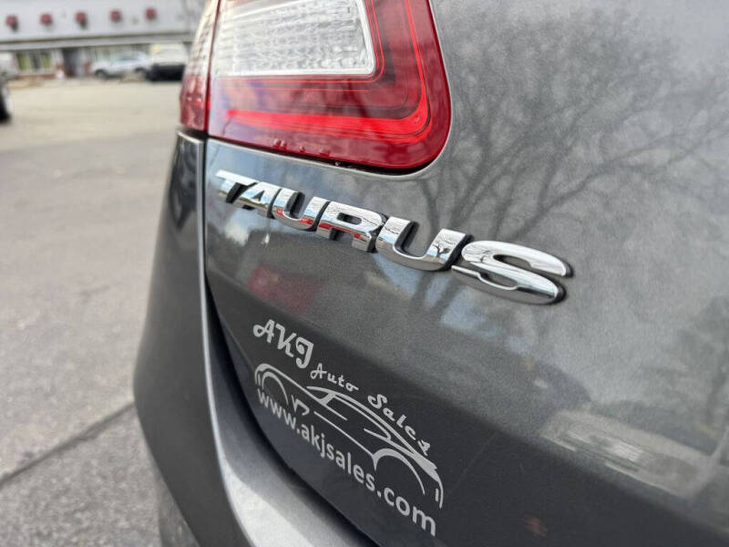 2018 Ford Taurus SEL