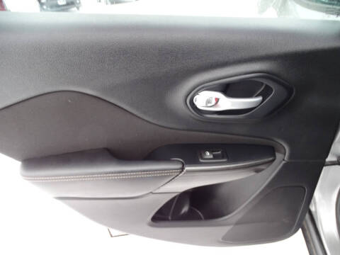 2016 Jeep Cherokee Sport