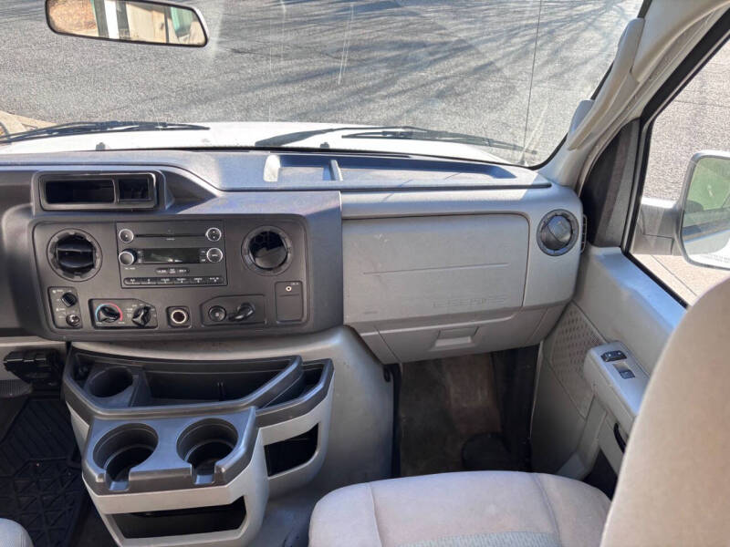 2012 Ford E-Series E-350 SD XLT