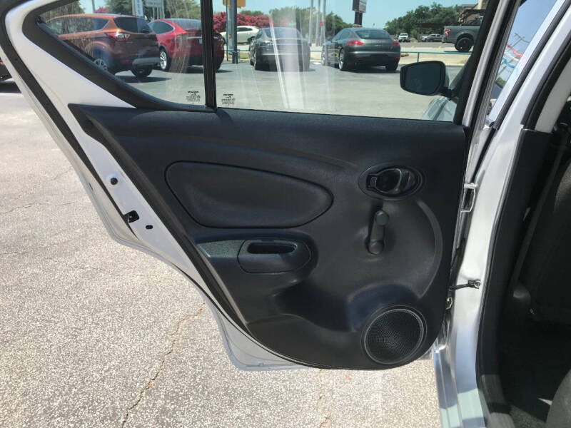 2019 Nissan Versa S Plus