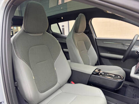 2025 Volvo EX30 Twin Plus