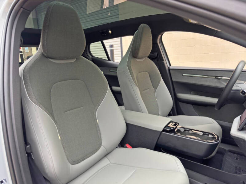 2025 Volvo EX30 Twin Plus