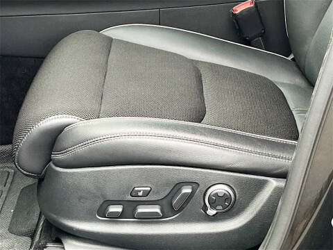 2025 Genesis GV70 2.5T Standard