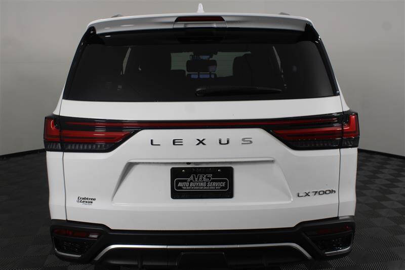 2025 Lexus LX 700h F SPORT Handling