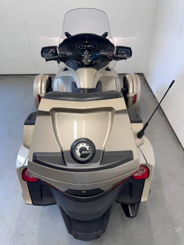 2018 Can-Am Spyder RT Champagne Dark